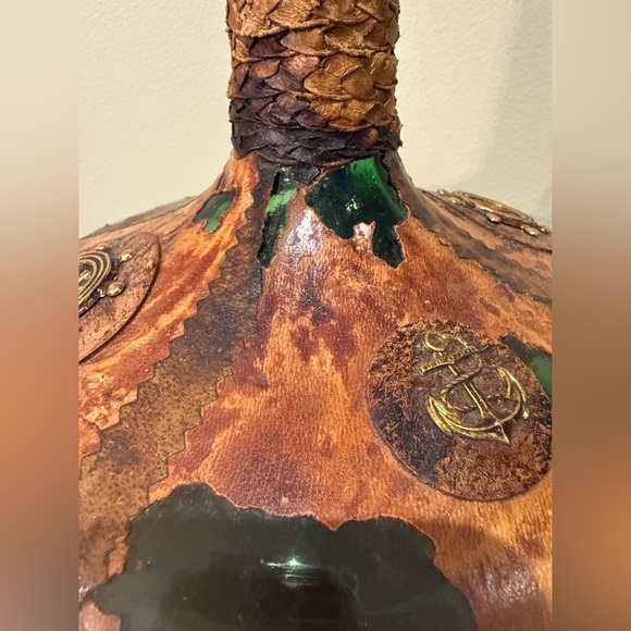 Vtg Leather Ship Decanter Italy Brass Anchor Ship's Captains Wheel Barware - Picture 5 of 9